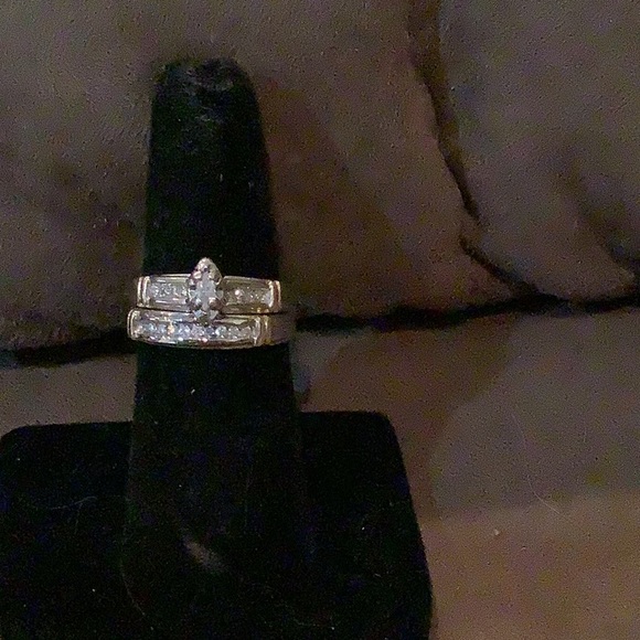 Jewelry - 14k natural diamond engagement/wedding ring set